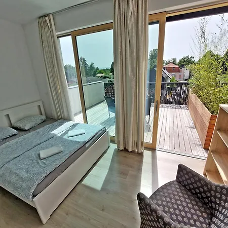 Sunny Terraces Rose Valley, B&B 류블랴나