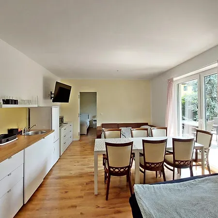 Sunny Terraces Rose Valley, B&B 류블랴나