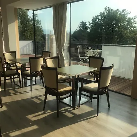 Sunny Terraces Rose Valley, Alojamento de Acomodação e Pequeno-almoço Liubliana