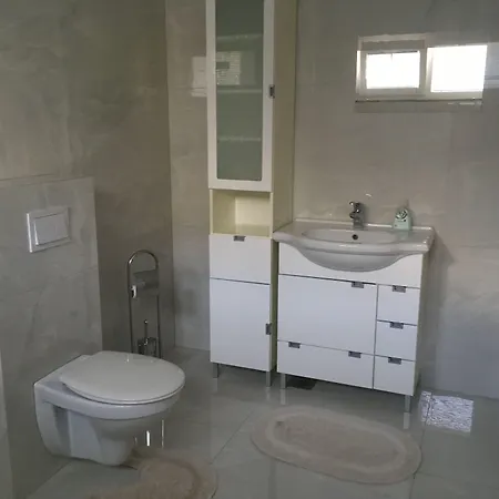 Sunny Terraces Rose Valley, B&B