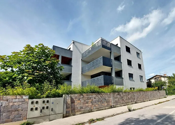 Sunny Terraces Rose Valley, 3* 류블랴나