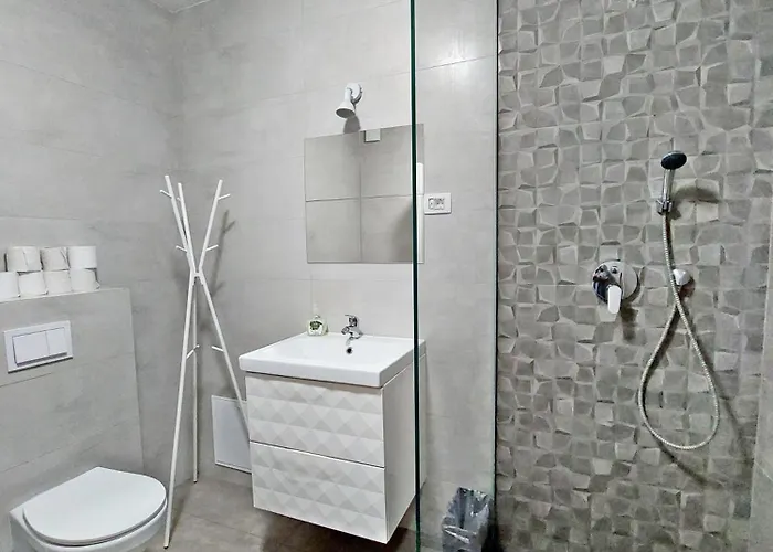 לינה וארוחת בוקר Sunny Terraces Rose Valley, לובליאנה