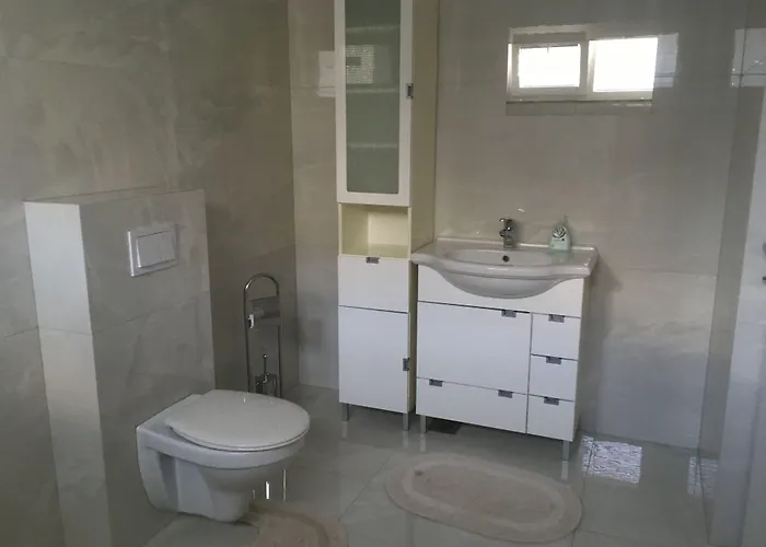 Sunny Terraces Rose Valley, فندق مبيت وإفطار